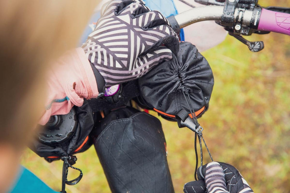 REVELATE DESIGNS Mountain Feedbag Blk