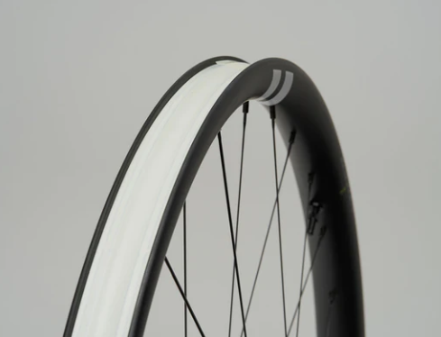 CURVE Dirt Hoops 650b carbon - Wider 40 / 12x100 / 12x142 DT 350 - XD - Sticky Bottle